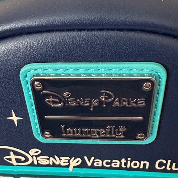Loungefly Disney Parks Vacation Club Member Glow in DatkBackpack Hard Tag New! main image 4